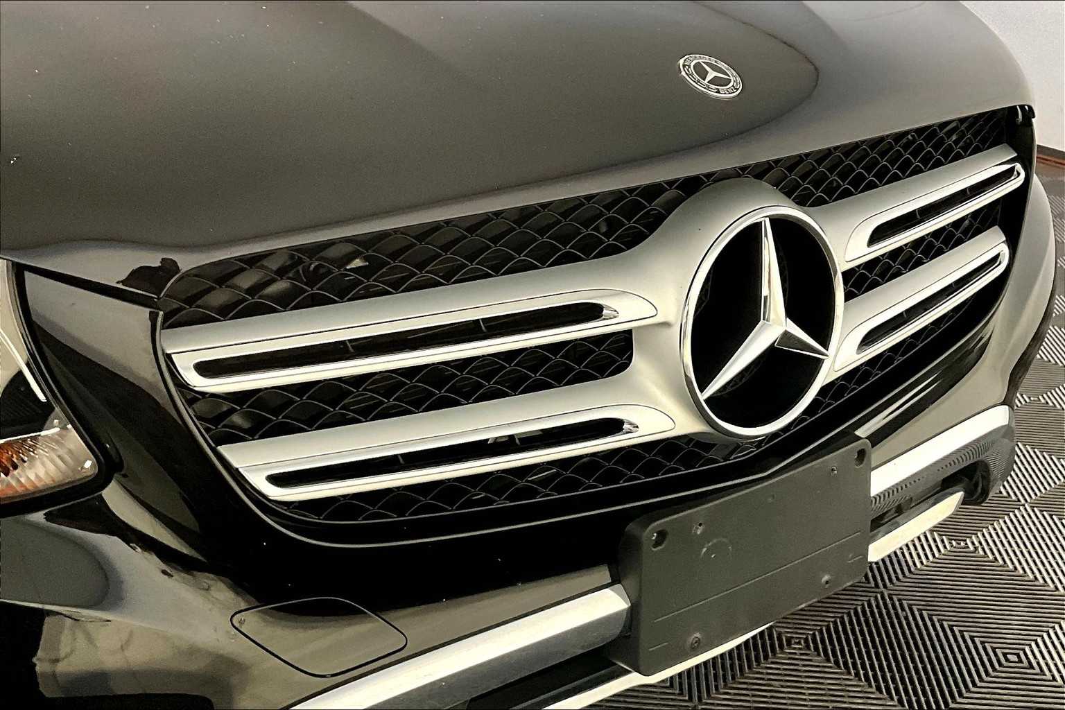 2019 Mercedes Benz GLC 300 4MATIC photo 28