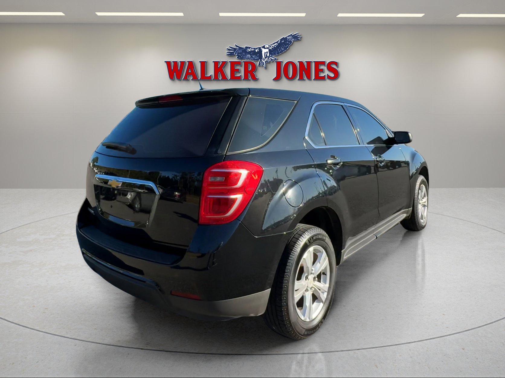 2017 Chevrolet Equinox LS photo 3