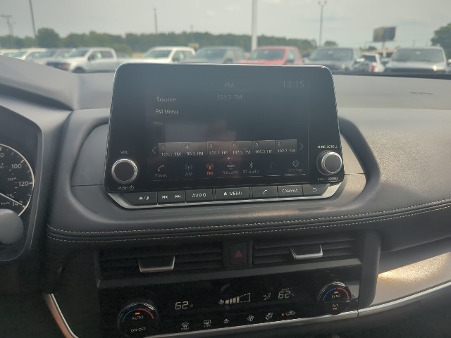2024 Nissan Rogue SV photo 14