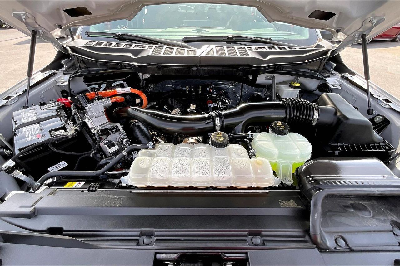 2024 Ford F-150 XLT photo 27