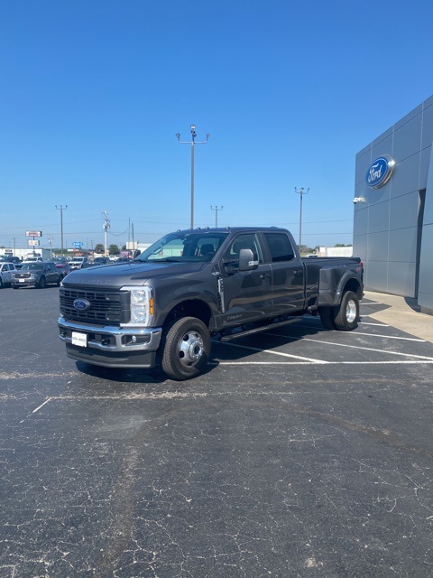 2025 Ford F-350 XL photo 3