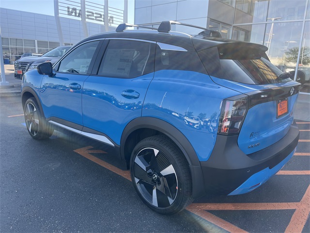 2025 Nissan Kicks SR photo 2