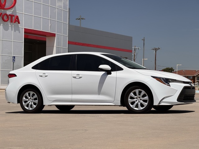 2023 Toyota Corolla LE photo 4