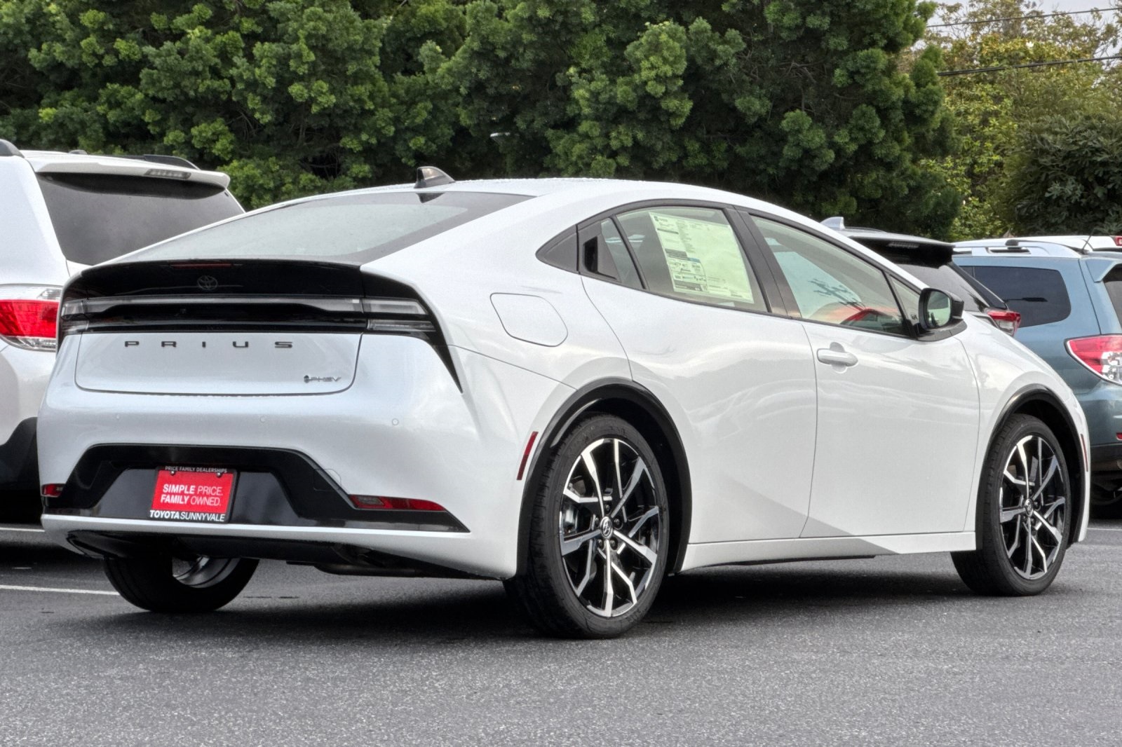 2026 Toyota Prius Plug-in Hybrid XSE photo 3