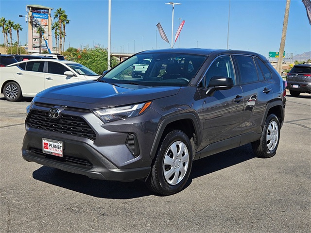 2024 Toyota RAV4 LE photo 2