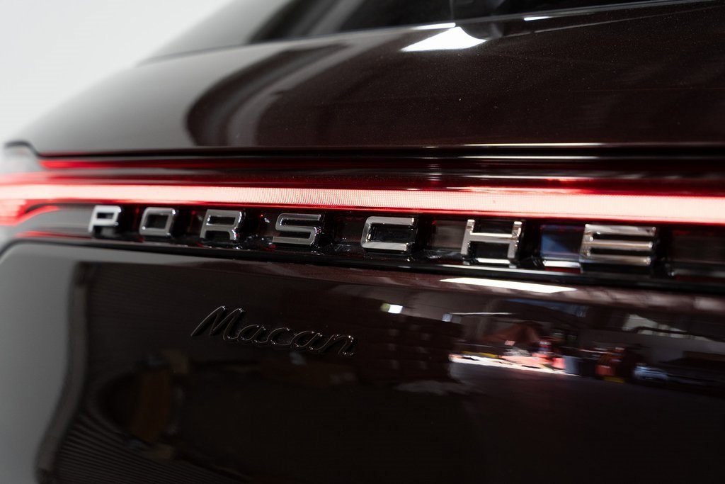 2024 Porsche Macan photo 5