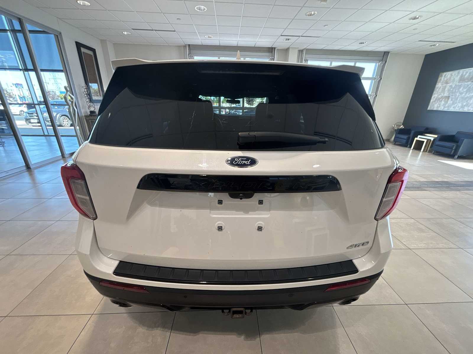 2022 Ford Explorer ST-Line photo 4