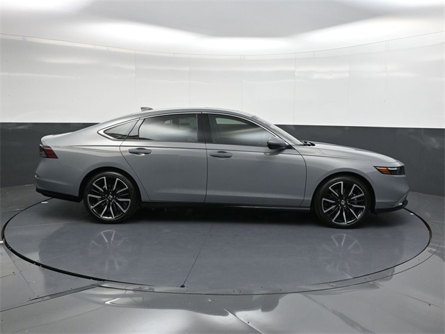 2025 Honda Accord Hybrid Touring photo 2