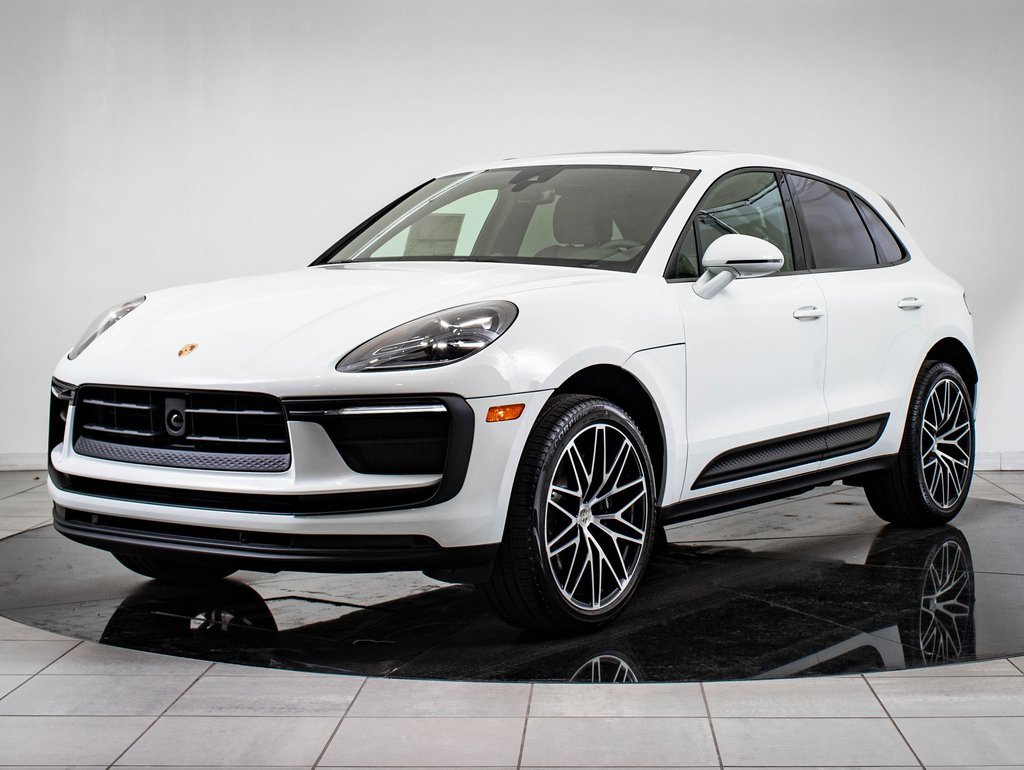 2025 Porsche Macan Base's photo