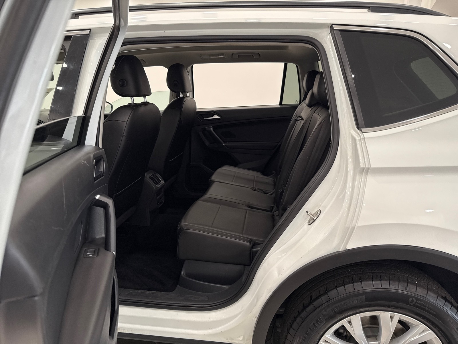 2018 Volkswagen Tiguan SE photo 31
