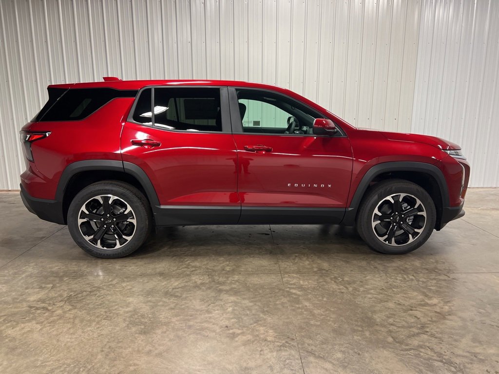 2026 Chevrolet Equinox LT photo 2