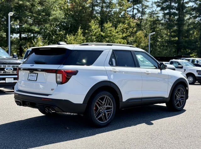 2025 Ford Explorer ST photo 4