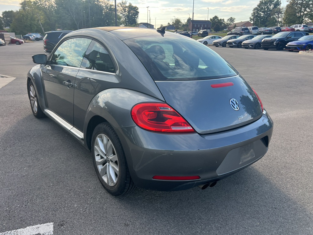 2013 Volkswagen Beetle TDI photo 4