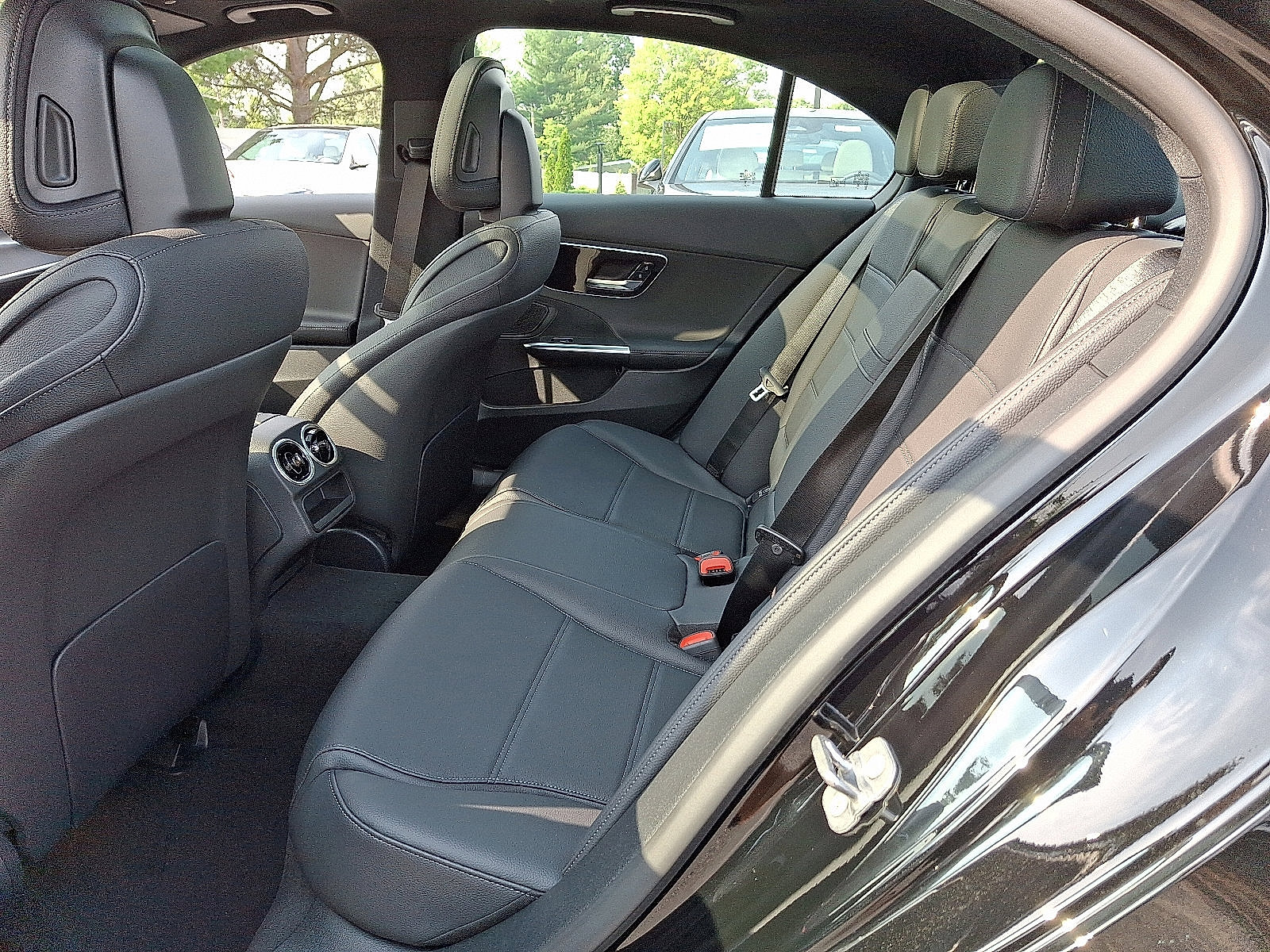 2025 Mercedes Benz C 300 4MATIC photo 4