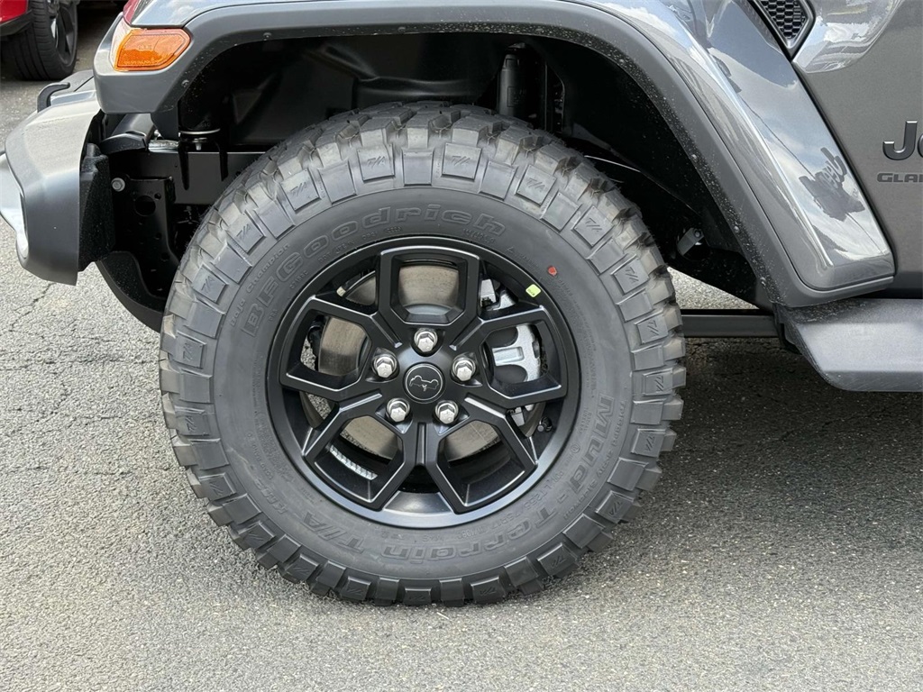 2025 Jeep Gladiator Sport photo 11