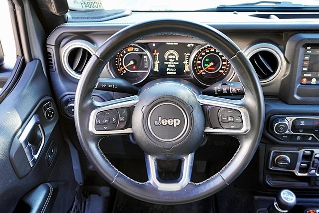 Used 2018 Silver Jeep Unlimited Sahara image 22