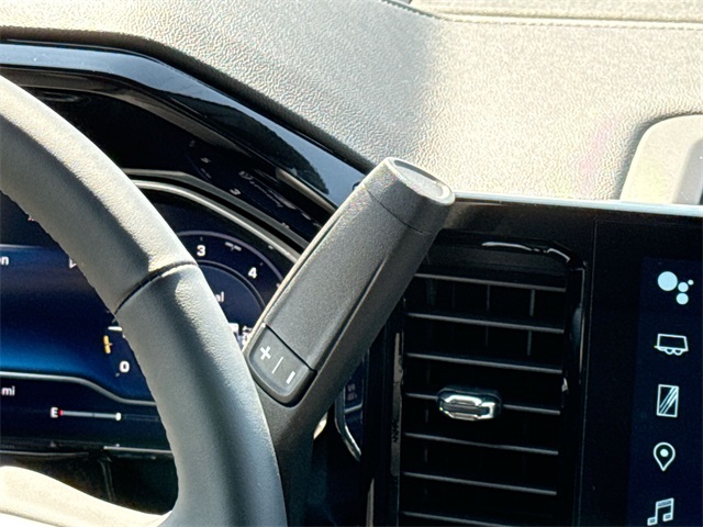 2025 Chevrolet Silverado 1500 LT photo 30