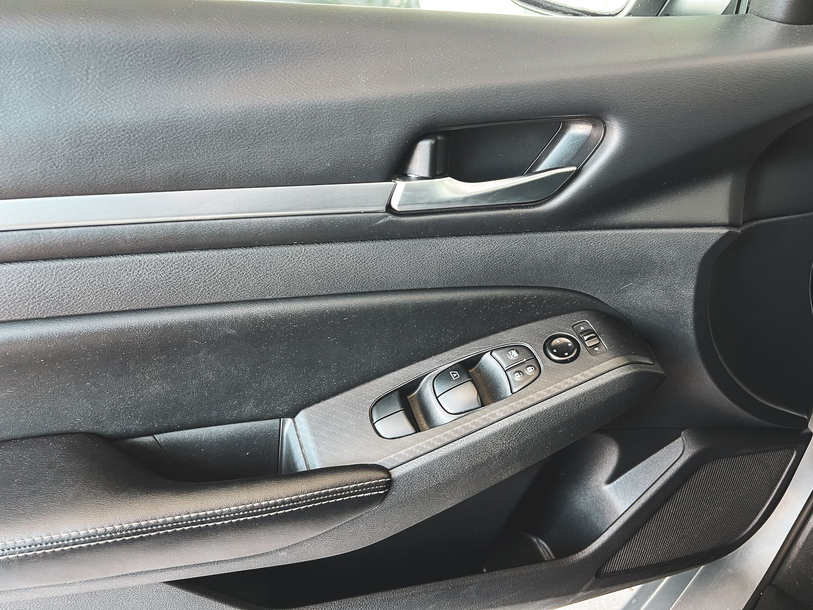 2022 Nissan Altima 2.5 SV photo 13