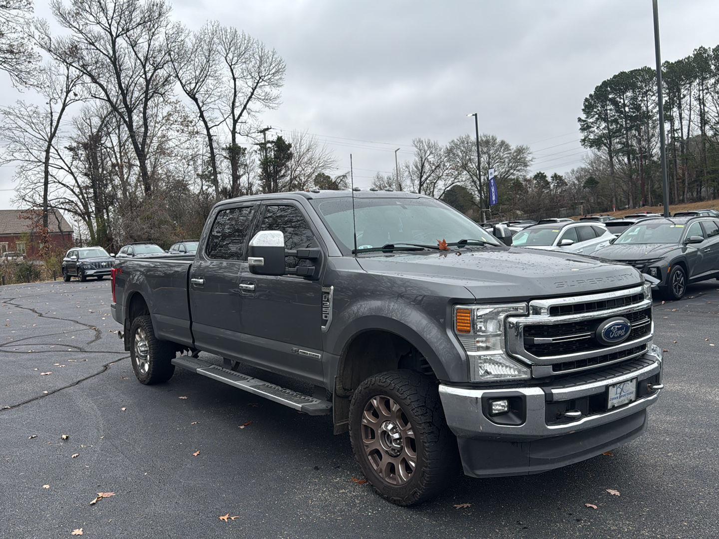 2022 Ford F-350 Super Duty Lariat's photo