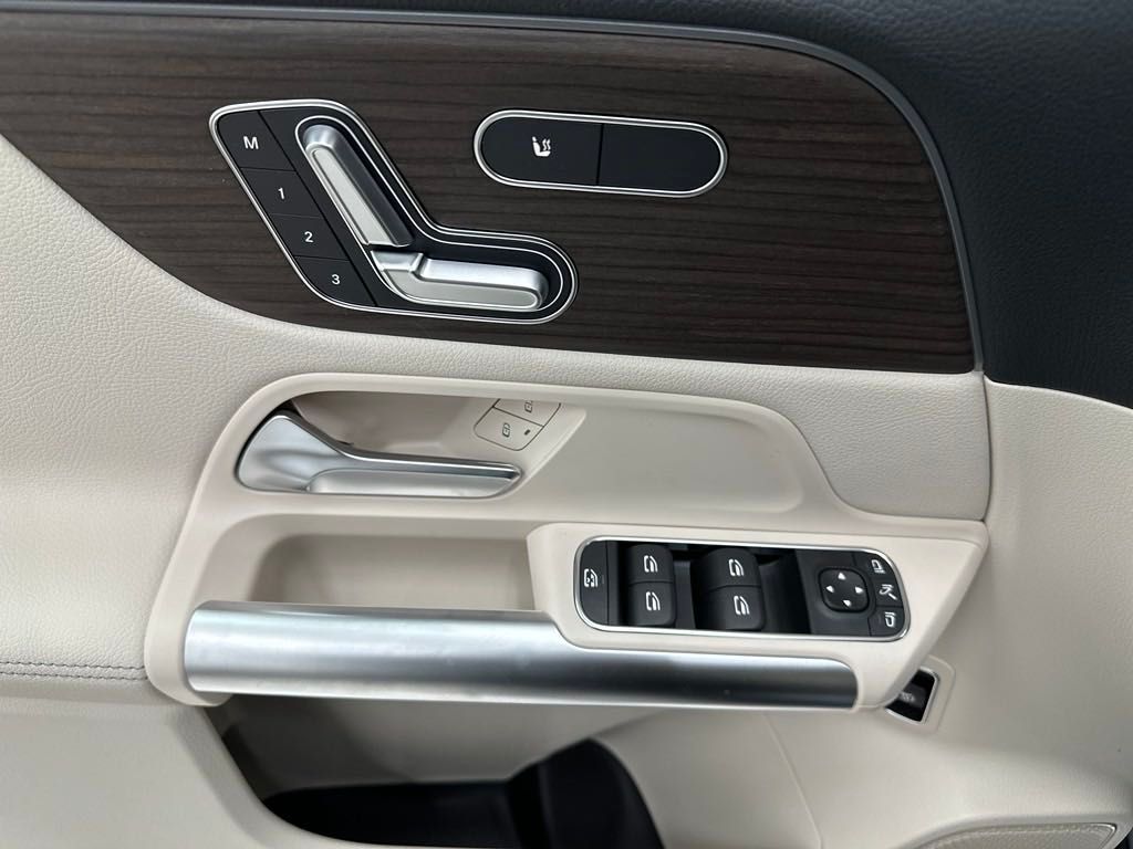 2025 Mercedes Benz GLA 250 photo 15