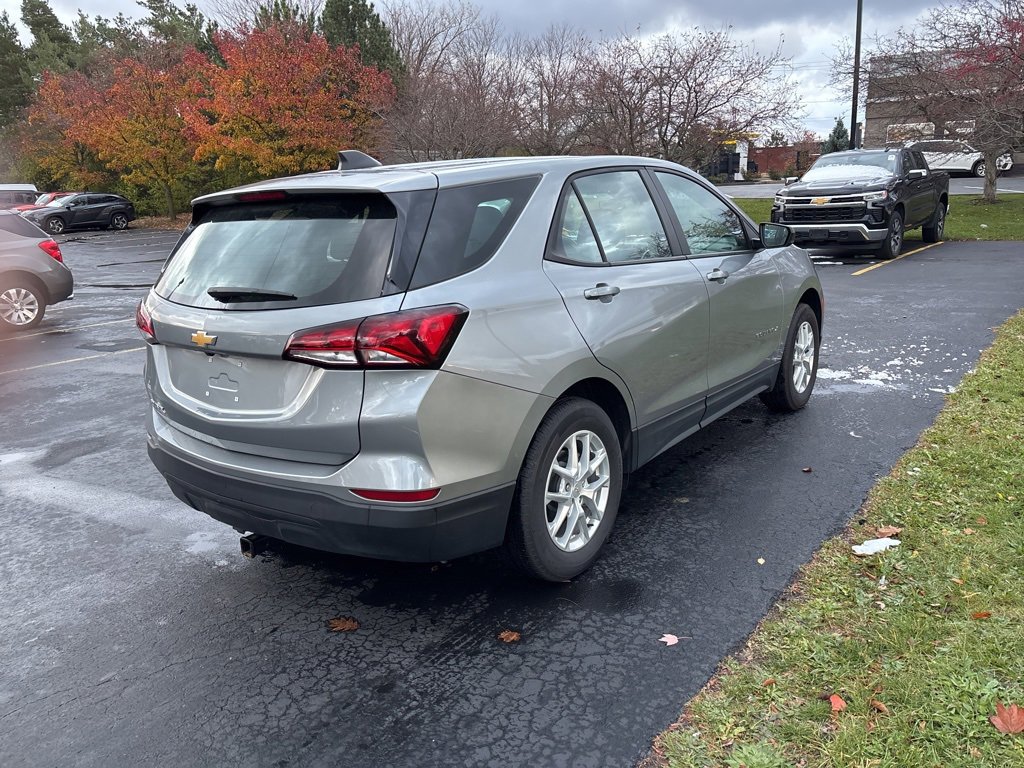 2024 Chevrolet Equinox LS photo 3