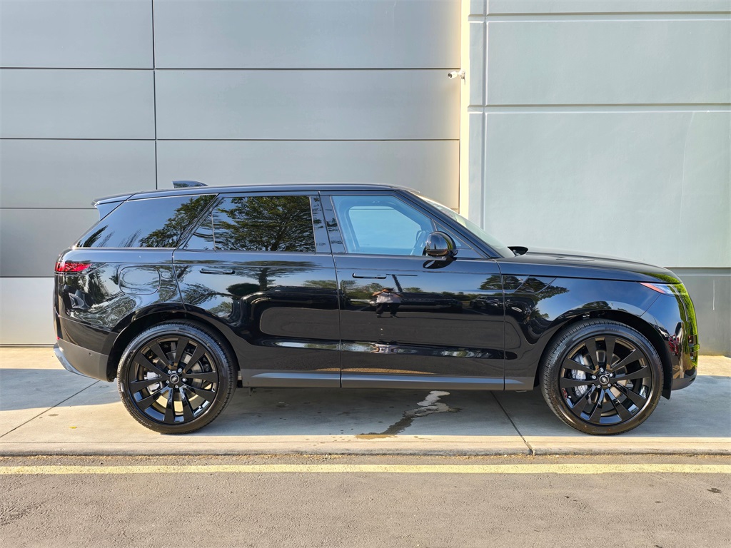 2025 Land Rover Range Rover Sport SE photo 7