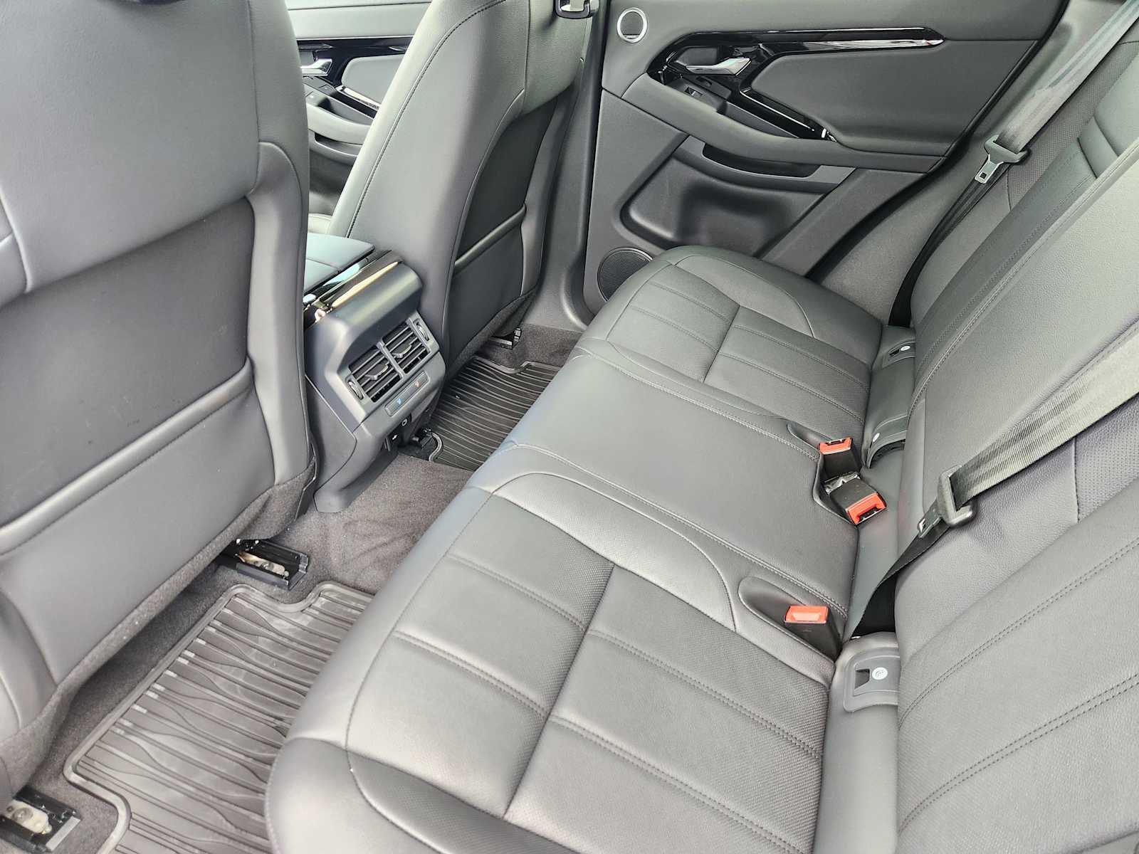 2026 Land Rover Range Rover Evoque Dynamic SE photo 23