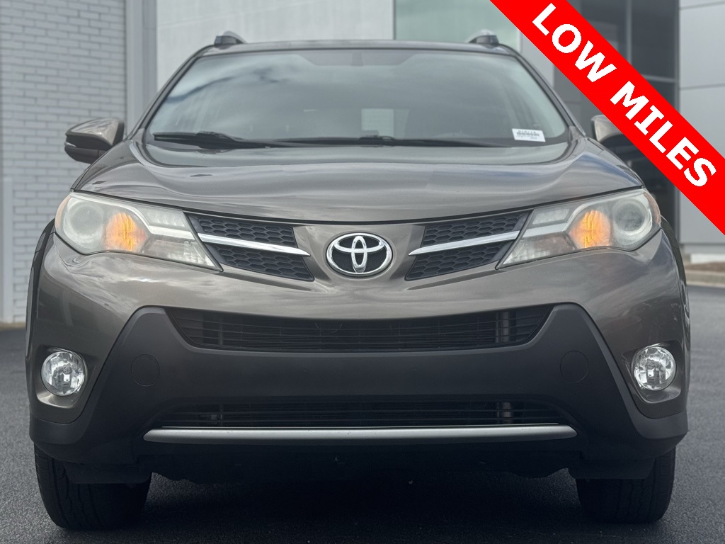 2014 Toyota RAV4 XLE photo 2