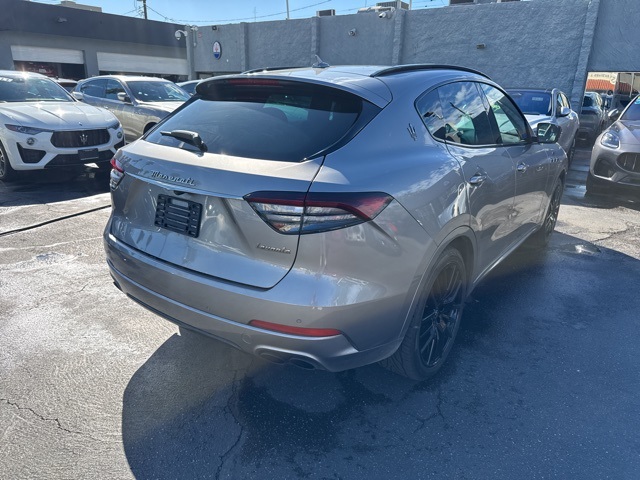 2022 Maserati Levante GT photo 4