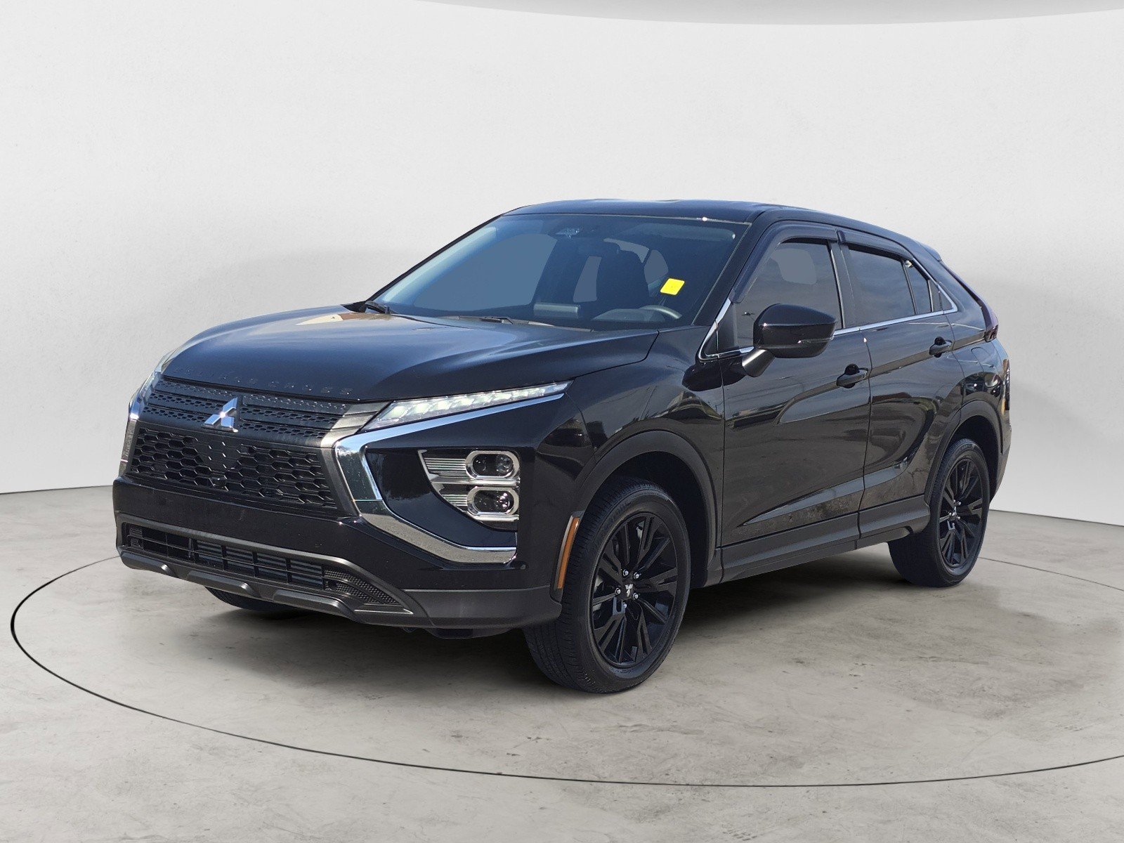 2025 Mitsubishi Eclipse Cross LE photo 4