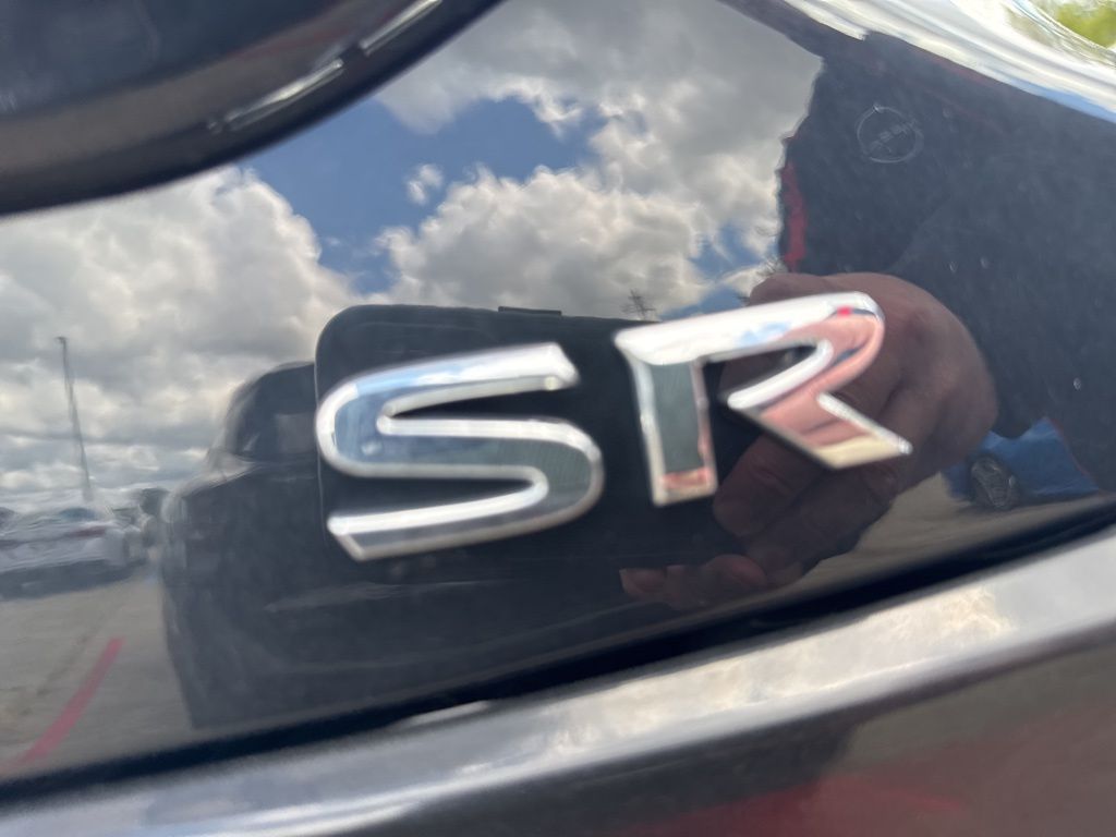2021 Nissan Sentra SR photo 3