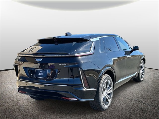 2025 Cadillac Lyriq Luxury photo 2