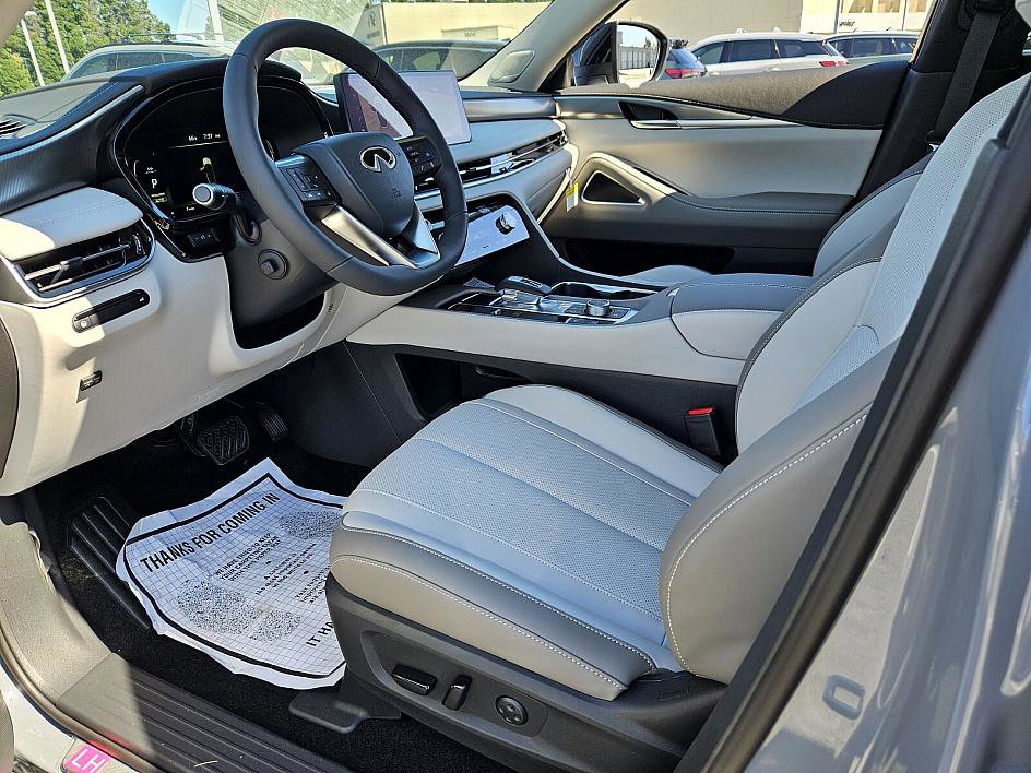 2026 Infiniti QX60 Luxe photo 7