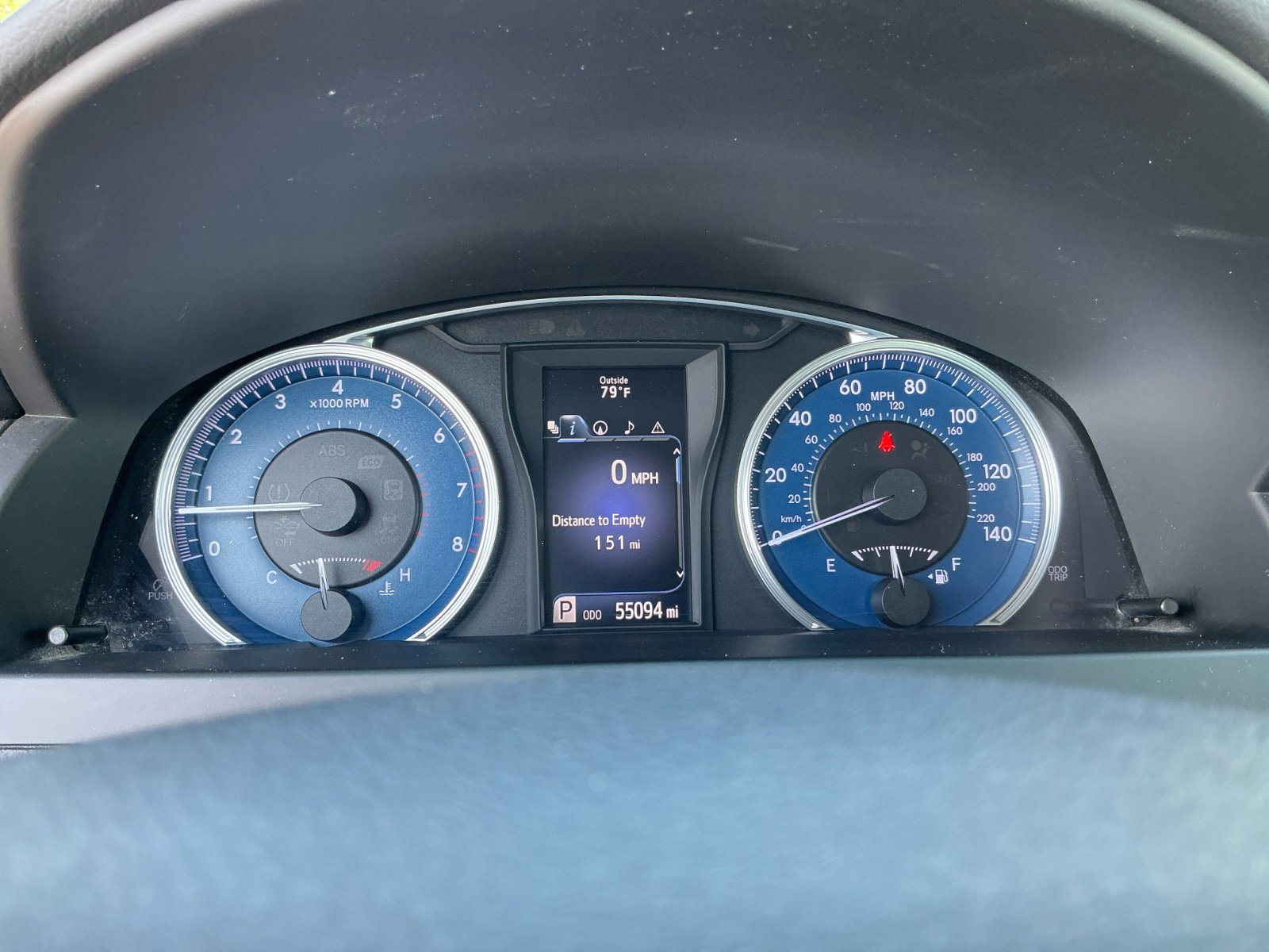 2015 Toyota Camry XLE photo 3