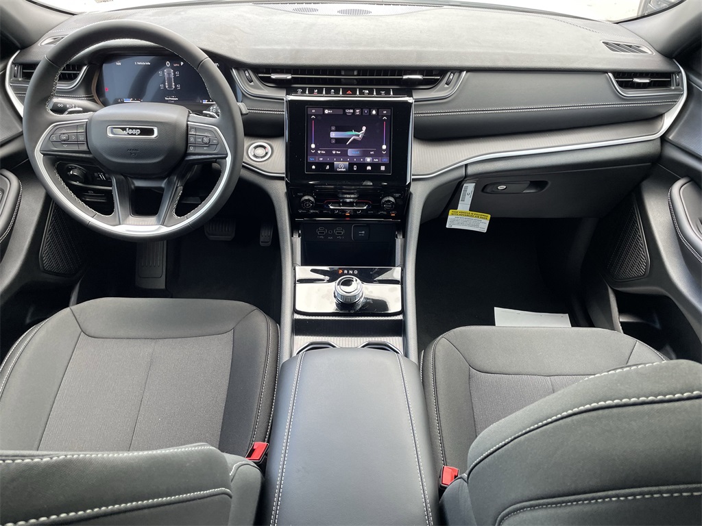 2025 Jeep Grand Cherokee Laredo X photo 10