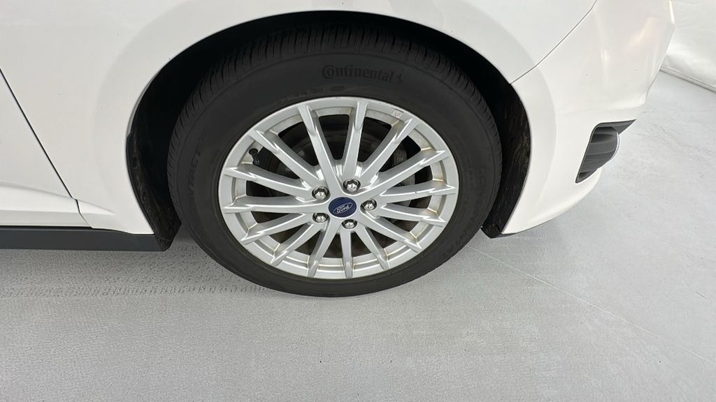 2014 Ford C-Max Hybrid SEL photo 9