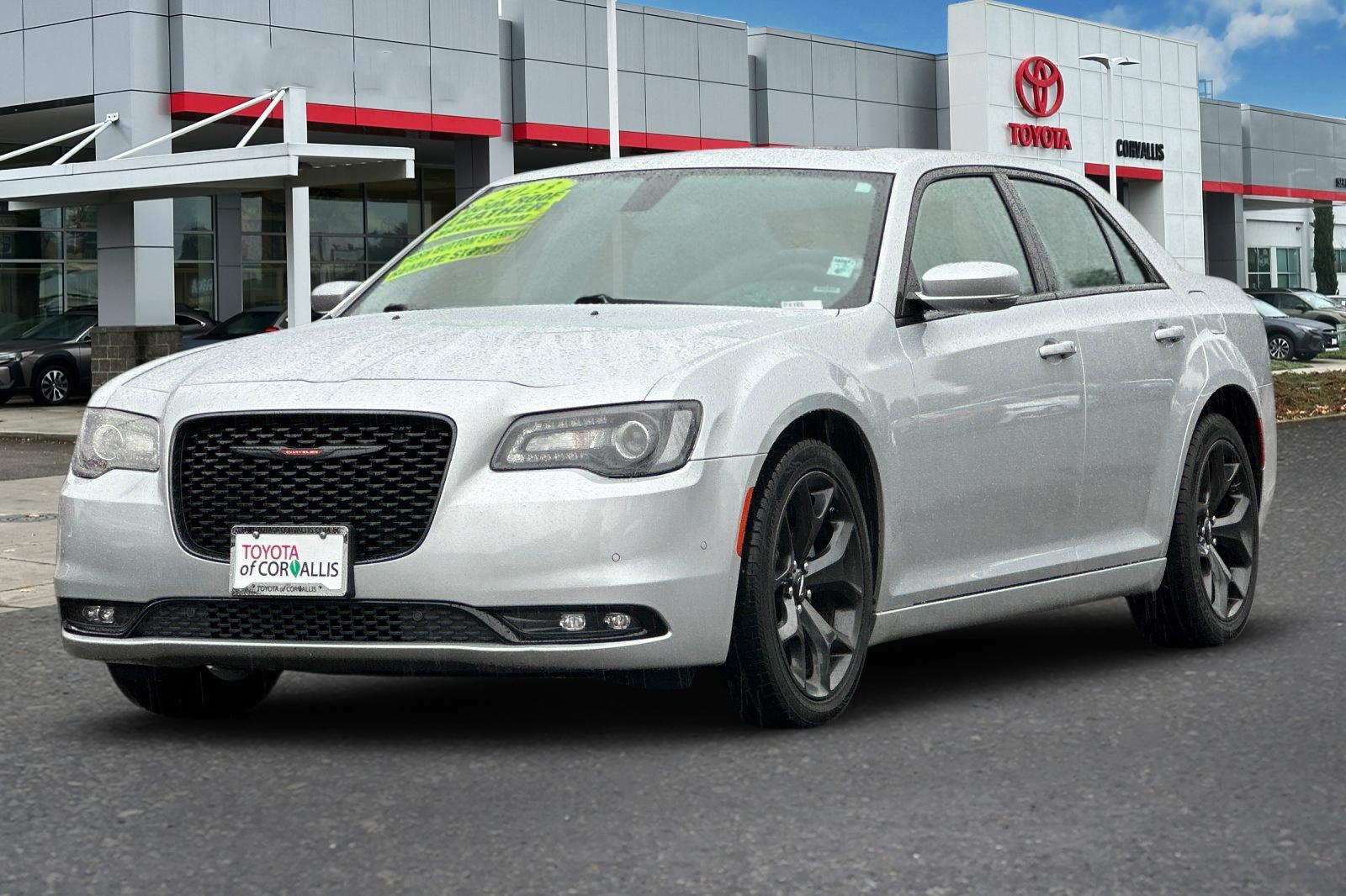 2023 Chrysler 300 S photo 7