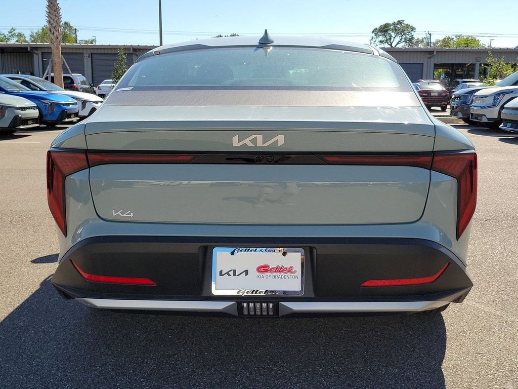 2025 Kia K4 LXS photo 6