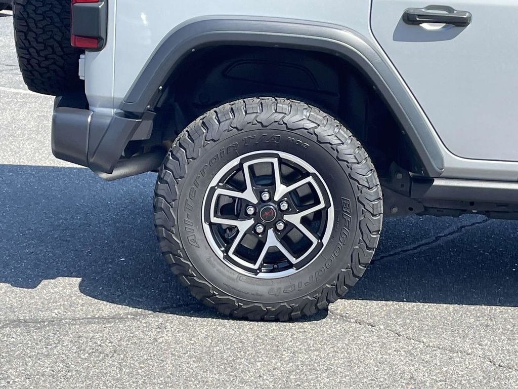 2024 Jeep Wrangler Rubicon photo 11