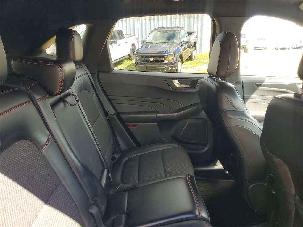 2023 Ford Escape ST-Line photo 31