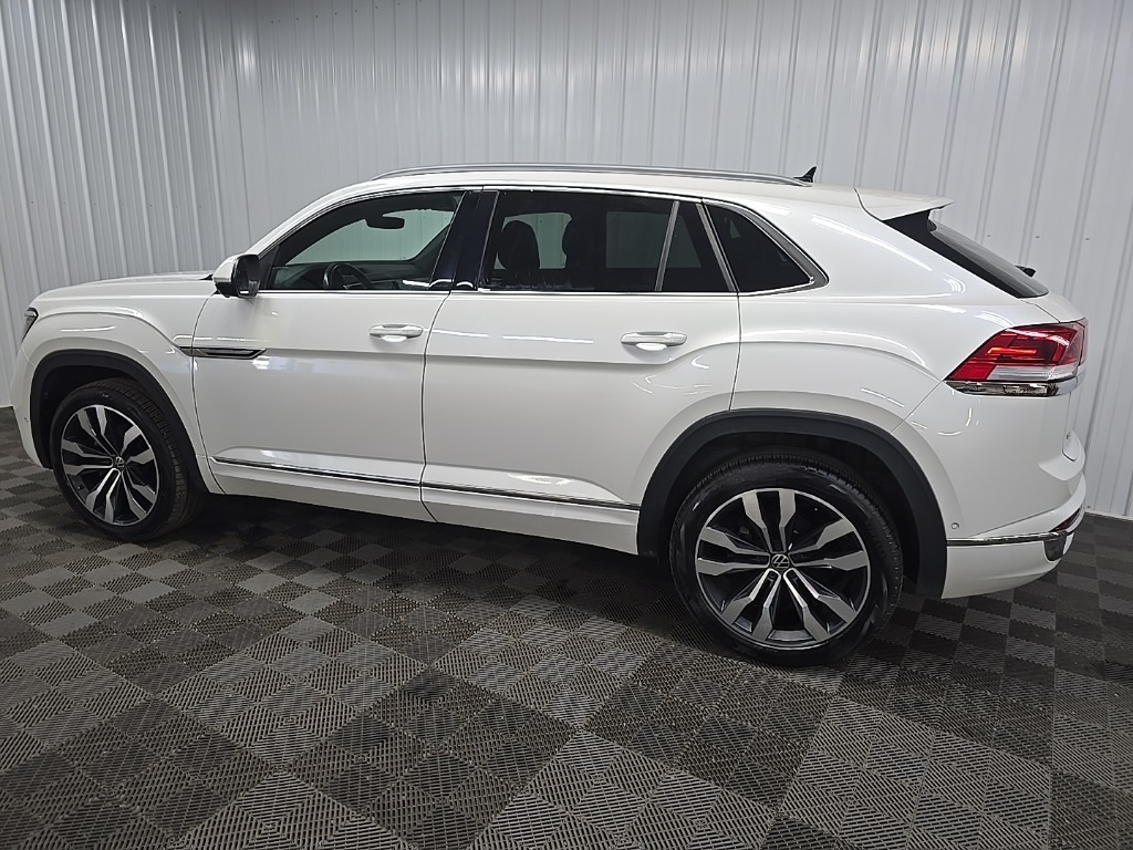 2022 Volkswagen Atlas Cross Sport V6 SEL Premium R-Line photo 4