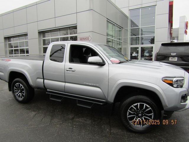 2023 Toyota Tacoma TRD Sport's photo