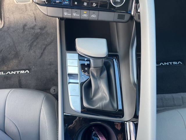 2025 Hyundai Elantra Blue SEL Sport photo 17