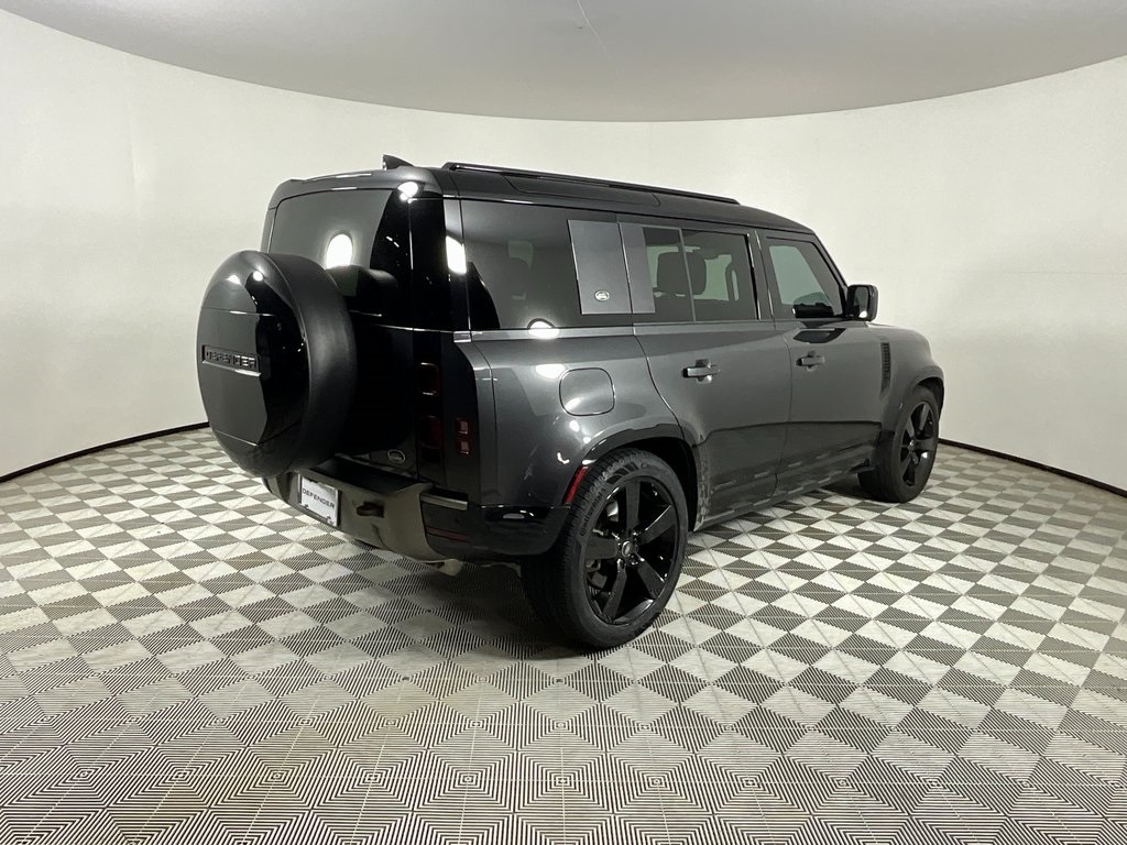 2023 Land Rover Defender 110 X-Dynamic SE photo 4