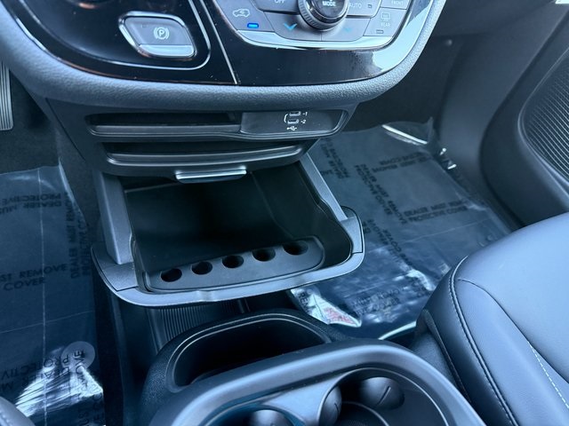 2026 Chrysler Pacifica photo 30