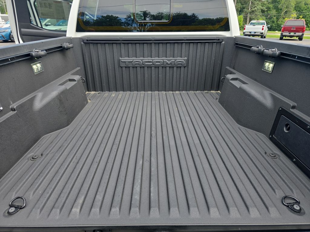 2024 Toyota Tacoma TRD Off-Road photo 12