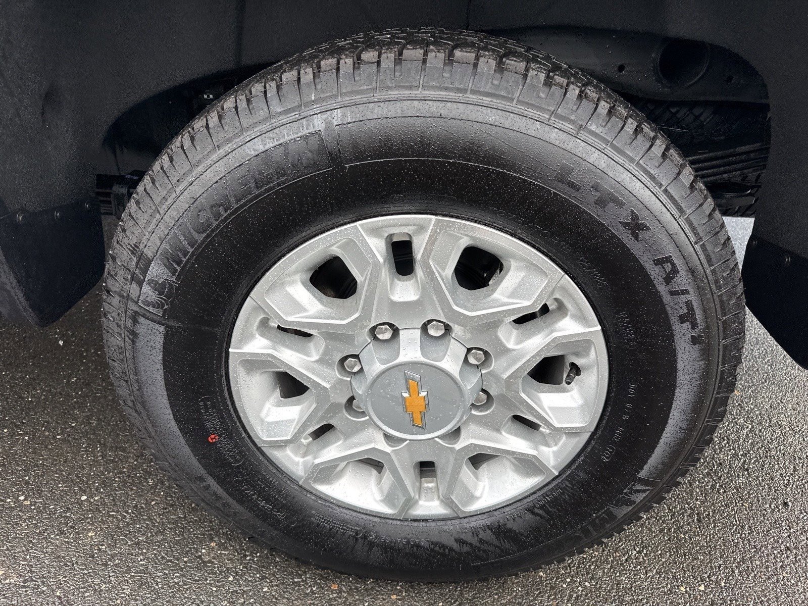 2025 Chevrolet Silverado 2500HD LT photo 9