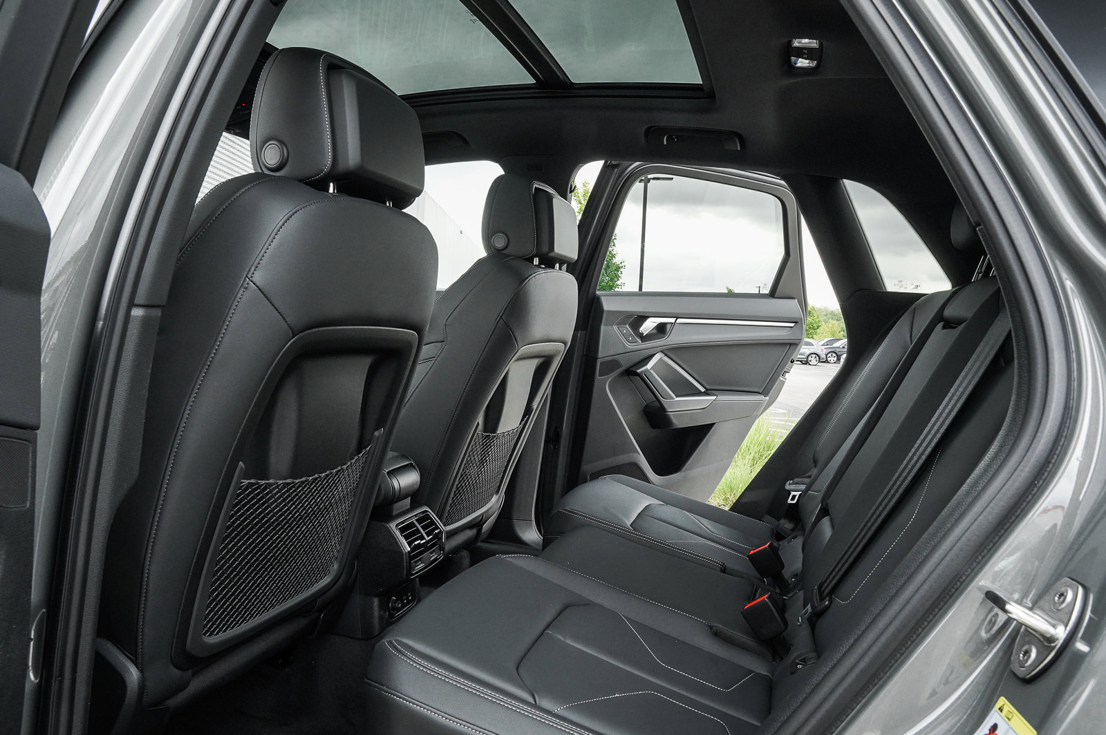 2025 Audi Q3 S line Premium photo 5