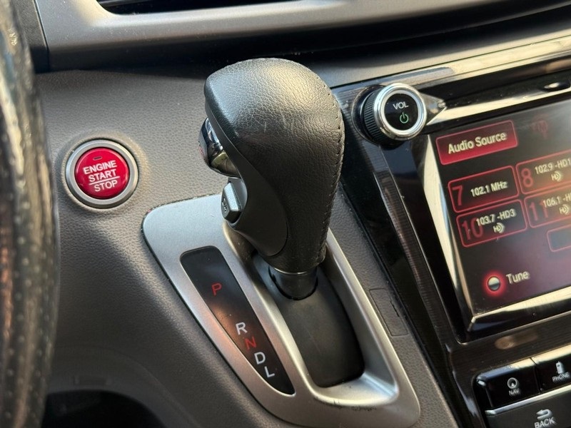 2016 Honda Odyssey Touring photo 26