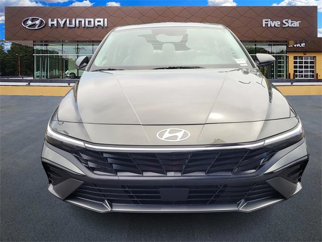 2025 Hyundai Elantra Hybrid Limited photo 2